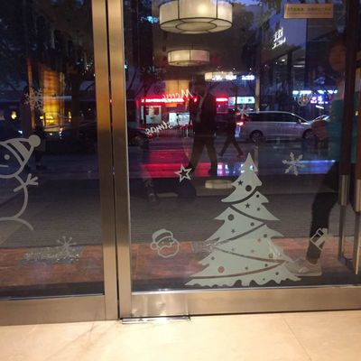耐热性好的UV超透明玻璃贴是什么材质的 多少钱一平方 新发现喷绘